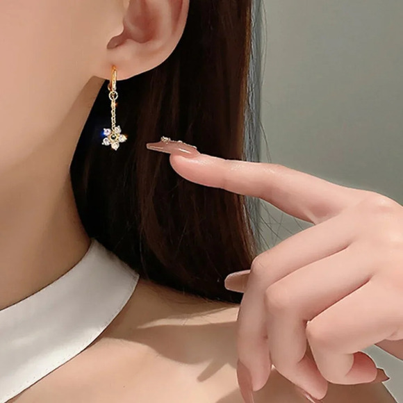 Yellow Gold Women's Delicate - Picture 3 of 5